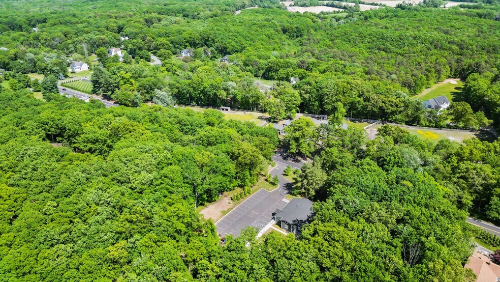 More Photos Of 352 Monmouth Rd, Millstone Township Office For Lease