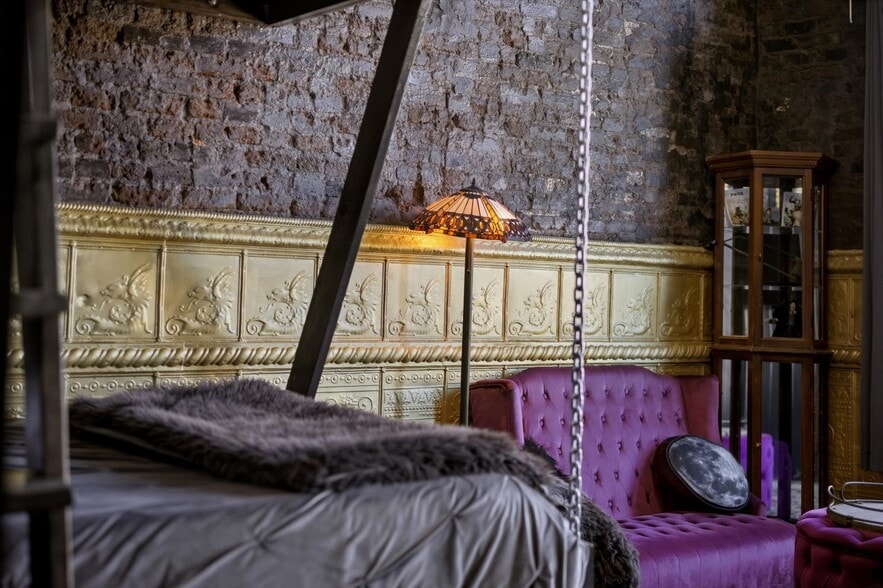 More Photos Of 301 Victor Ave, Victor Hotel For Sale