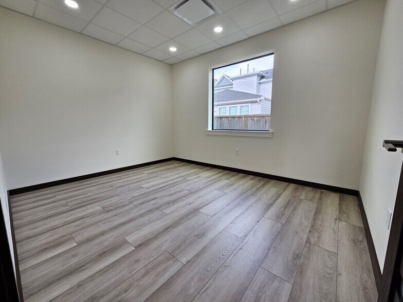 More Photos Of 5151 Meadow Ranch Pky, Richmond Office For Lease