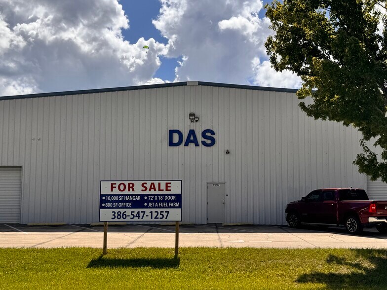 More Photos Of 1997 Industrial Dr, Deland Airplane Hangar For Sale