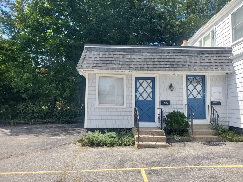 More Photos Of 580 Maple Ave, Barrington Medical For Lease