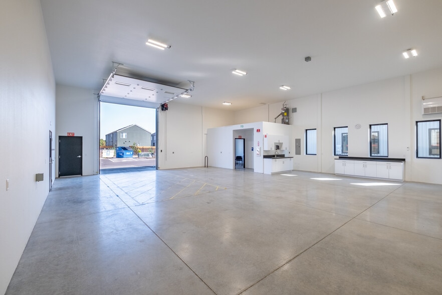 More Photos Of 2987 Ferry St SW, Albany Light Manufacturing For Lease