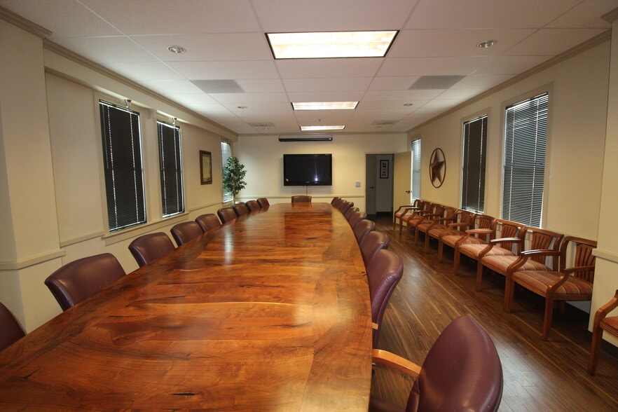 More Photos Of 614 E 12th St, Austin Office For Sale