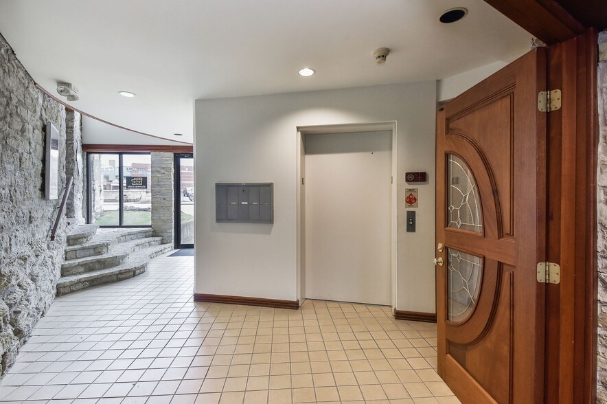 More Photos Of 30 S Shumway Ave, Batavia Office For Lease