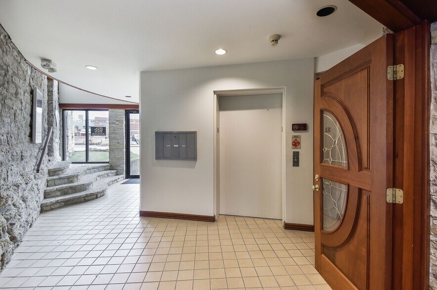 More Photos Of 30 S Shumway Ave, Batavia Office For Lease