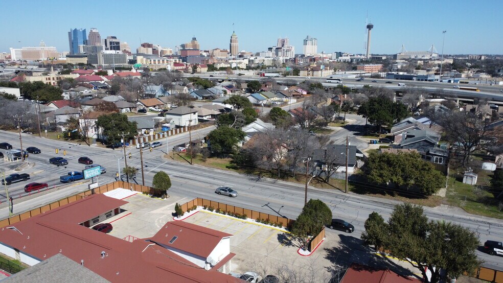 More Photos Of 909 S Frio St, San Antonio Hotel For Lease