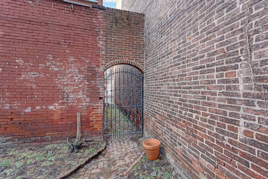 More Photos Of 1531 Green St, Philadelphia Apartments For Sale