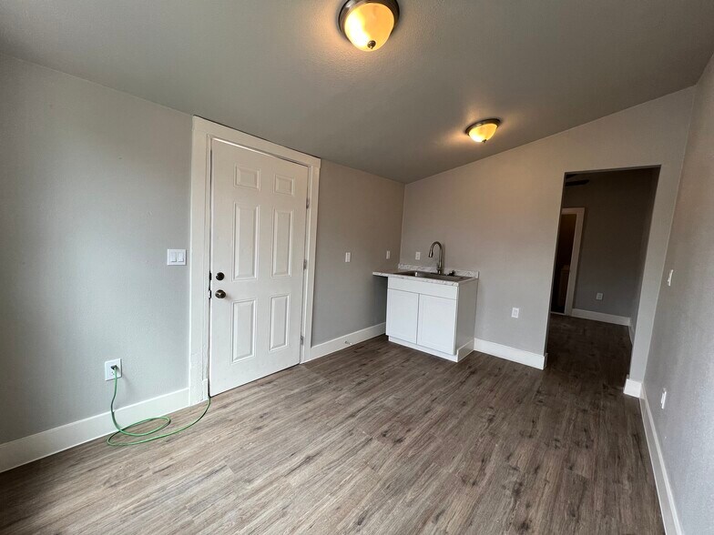 More Photos Of 101 Stanley Ct, San Antonio Multifamily For Sale