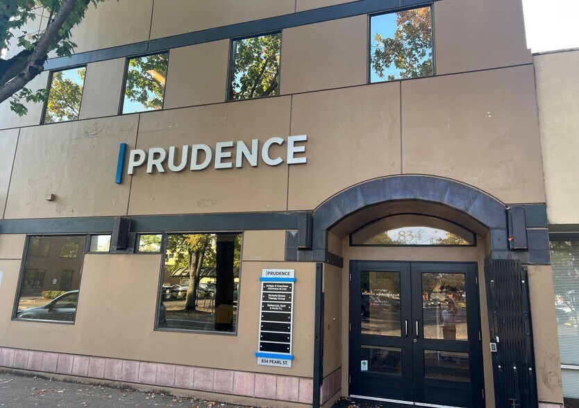 Primary Photo Of 834 Pearl St, Eugene Office For Lease