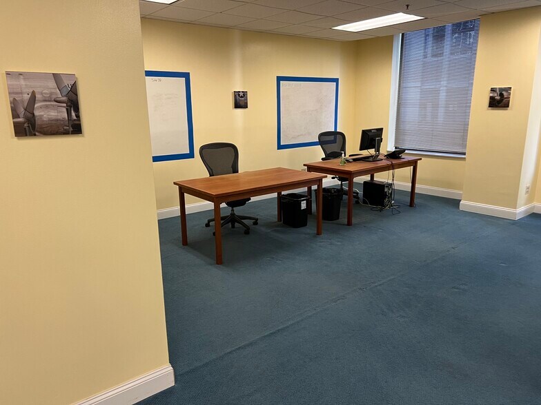 More Photos Of 211 W Wacker Dr, Chicago Office For Lease