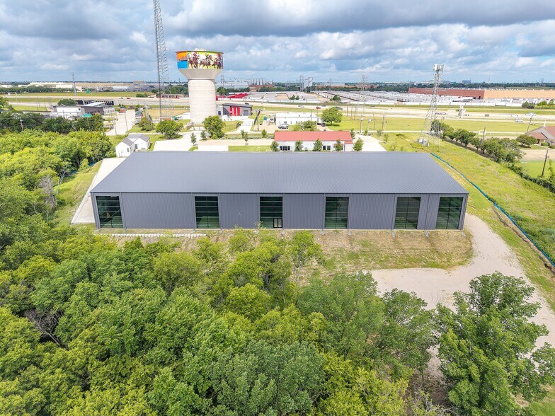 More Photos Of 1771 Robinson Road, Grand Prairie Warehouse For Sale