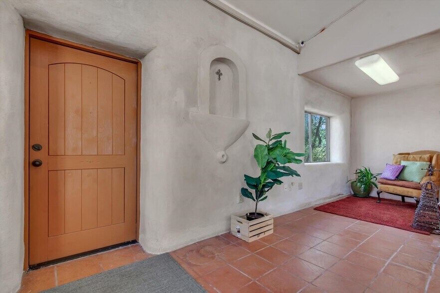 More Photos Of 4002 E Highway 290, Dripping Springs Freestanding For Sale