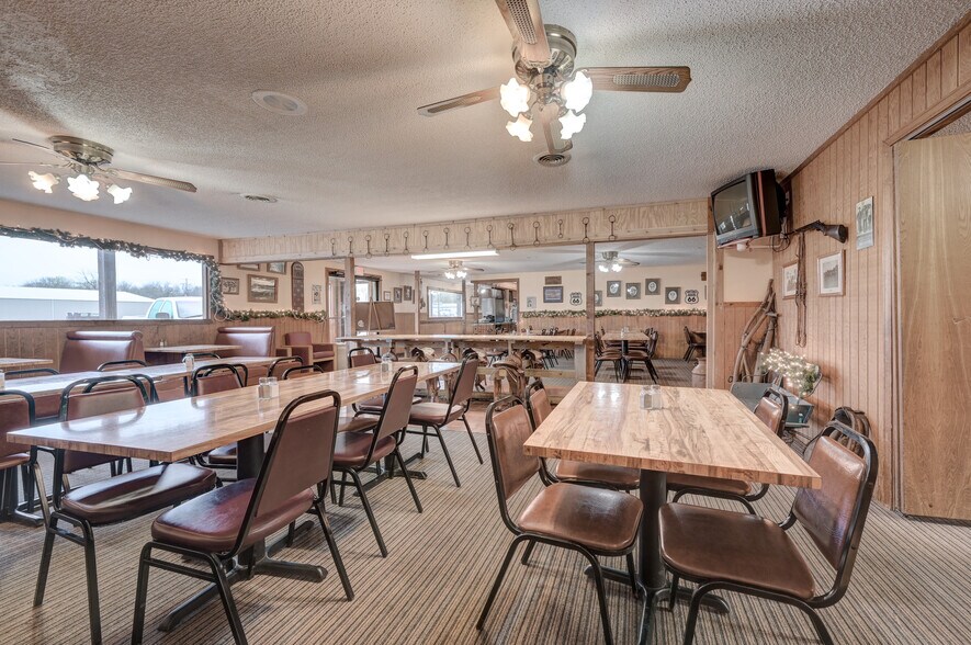 More Photos Of 2447 Military Ave, Baxter Springs Restaurant For Sale
