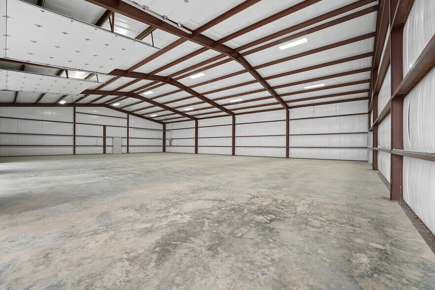 More Photos Of 1701 S Knox Ave, Odessa Warehouse For Lease