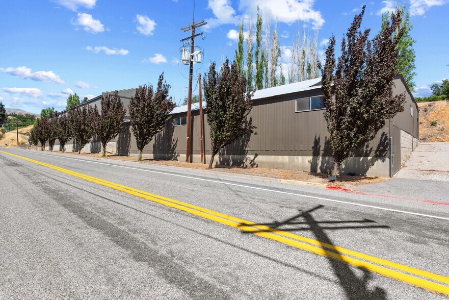 More Photos Of 1260 Lower Sunnyslope Rd, Wenatchee Manufacturing For Lease