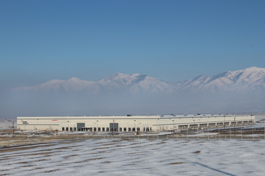 Primary Photo Of 3226 Sheep Ln, Grantsville Distribution For Lease