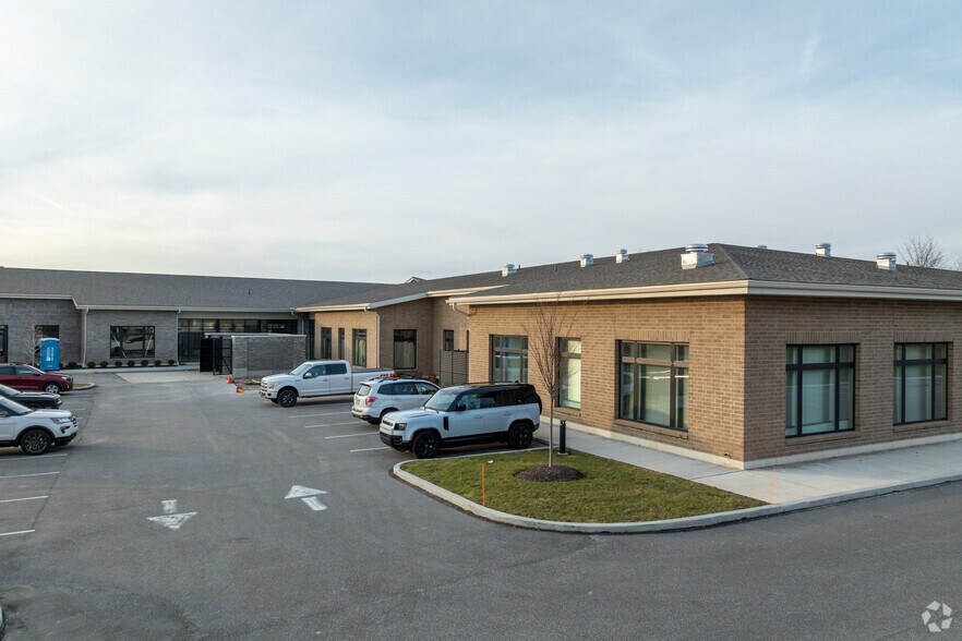 More Photos Of 2205 Crocker Rd, Westlake Medical For Lease