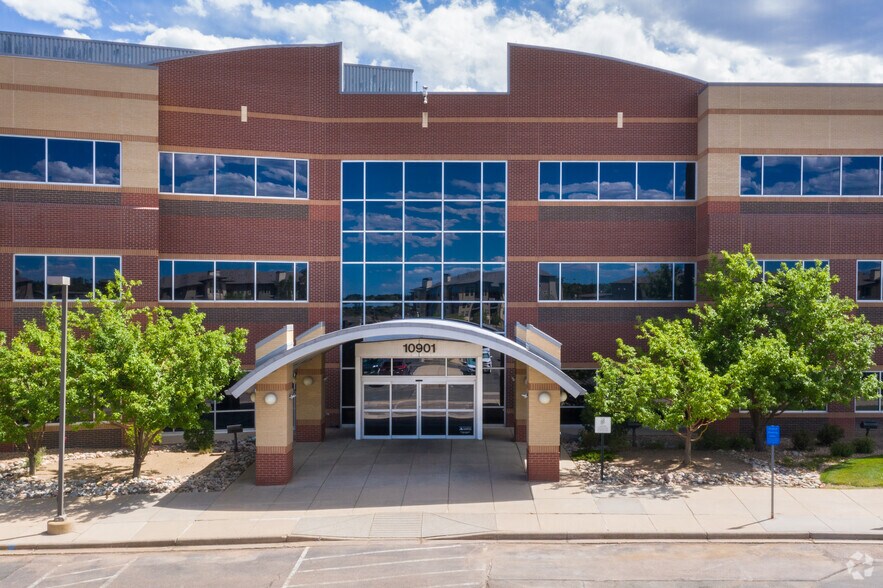 Primary Photo Of 10901 W Toller Dr, Littleton Coworking Space