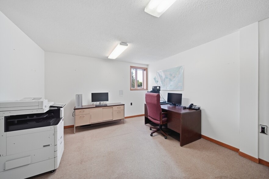 More Photos Of 208 Irwin St, Brooklyn Manufacturing For Sale