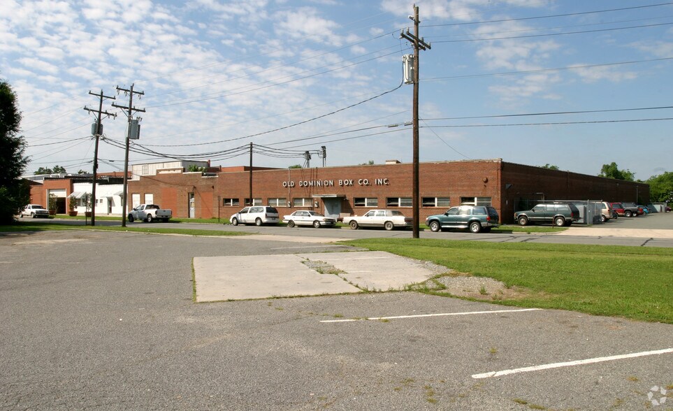 More Photos Of 541 Hawkins St, Burlington Manufacturing For Sale