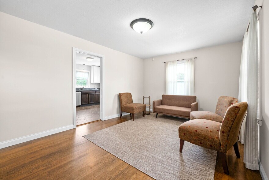 More Photos Of 1662 Golf Club Ln, Clarksville Office For Sale