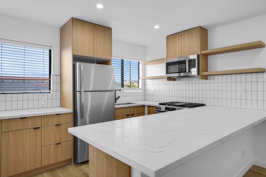 More Photos Of 12527 Cranbrook Ave, Hawthorne Apartments For Sale