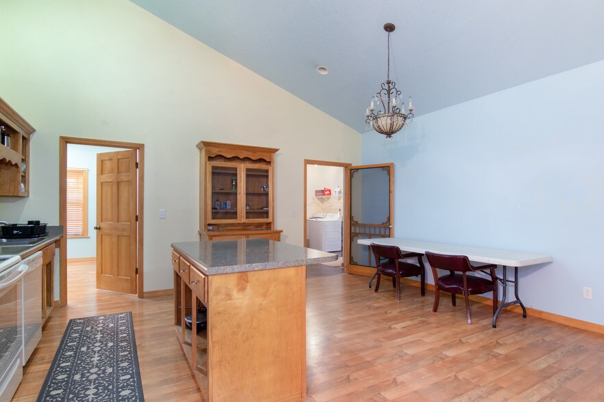 More Photos Of 5702 Pebble Ridge Dr, Milton Medical For Sale