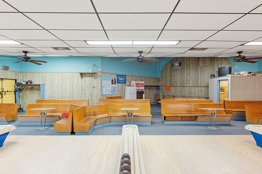 More Photos Of 78 Daniels St, Fitchburg Bowling Alley For Sale