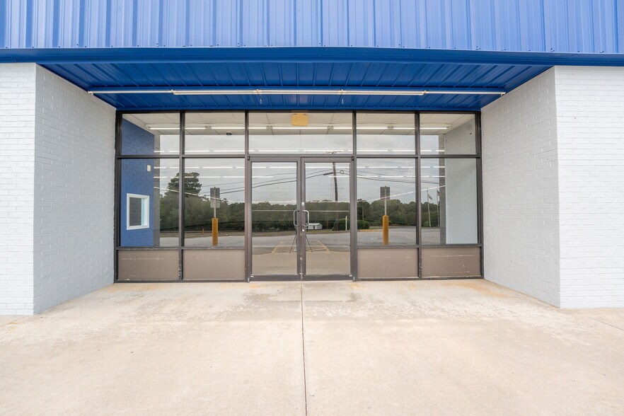 More Photos Of 155 S Grant St, Alto Freestanding For Sale