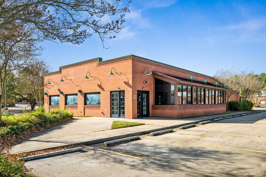 Primary Photo Of 315 N Highway 190, Covington Restaurant For Lease
