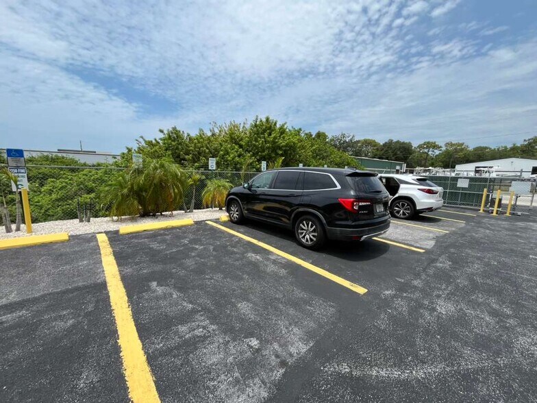 More Photos Of 743 Wesley Ave, Tarpon Springs Warehouse For Sale
