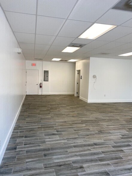 More Photos Of 1318-1320 SE 47th St, Cape Coral Office For Lease
