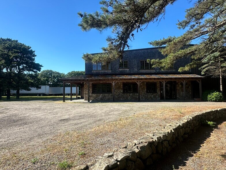 More Photos Of 22 A St, Edgartown Warehouse For Sale