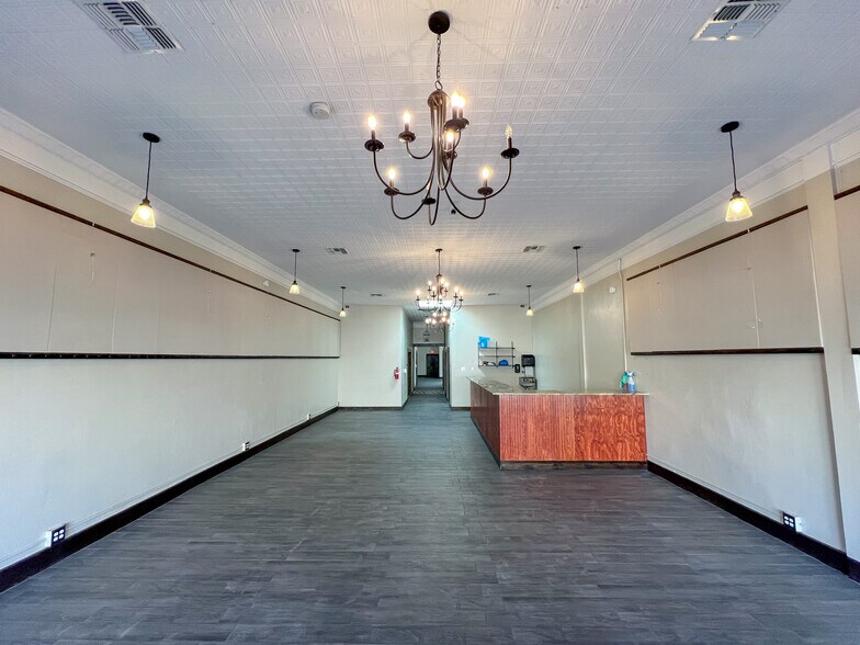 More Photos Of 114 N 5th St, Alpine Storefront For Sale