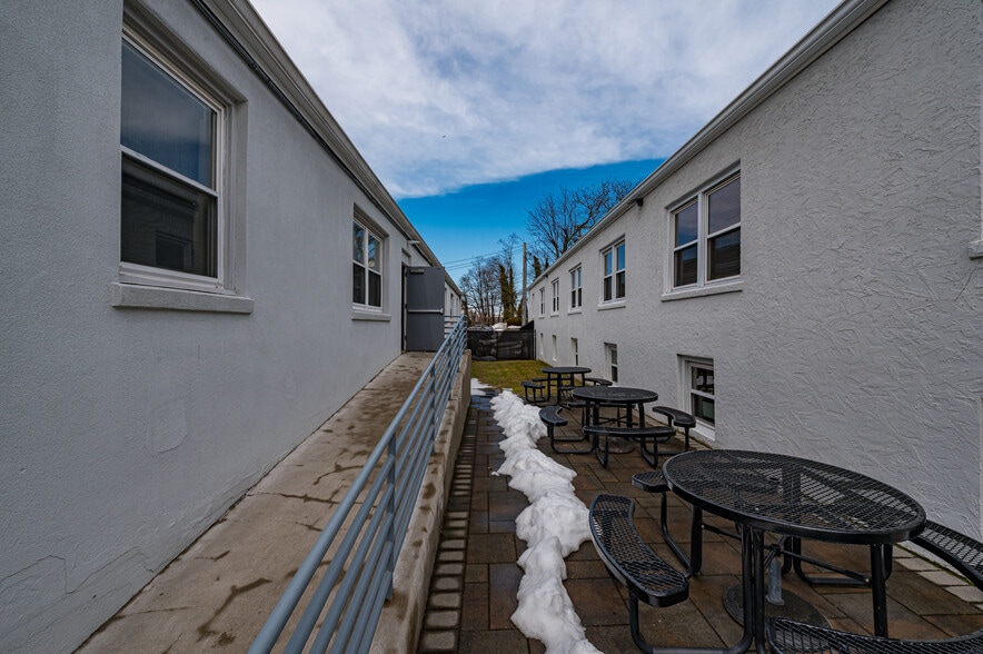 More Photos Of 48 Elm St, Huntington Office For Lease