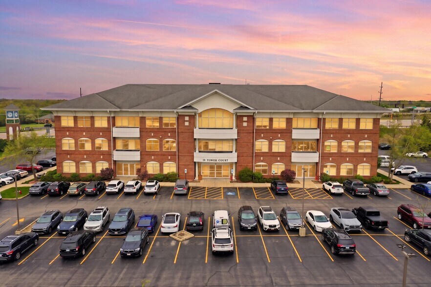More Photos Of 3 S Greenleaf Ave, Gurnee Unknown For Lease