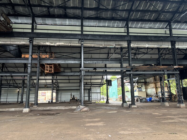 More Photos Of 1280 Kamehameha, Hilo Light Manufacturing For Lease