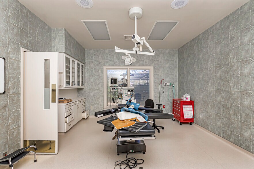 More Photos Of 8425 Cumberland Pl, Baton Rouge Medical For Lease