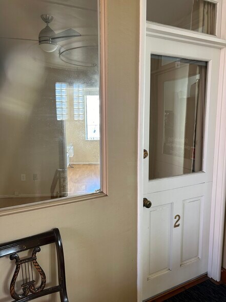 More Photos Of 2051-2063 Mountain Blvd, Oakland Storefront Retail Office For Lease