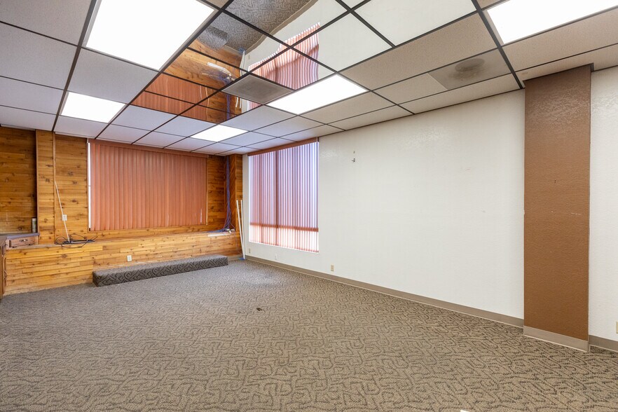 More Photos Of 1249 E Ridgecrest Blvd, Ridgecrest Office For Sale