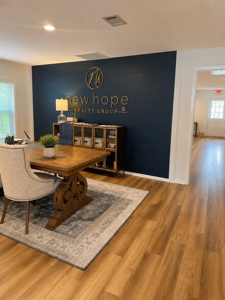 More Photos Of 203 W New Hope Dr, Cedar Park Office For Sale