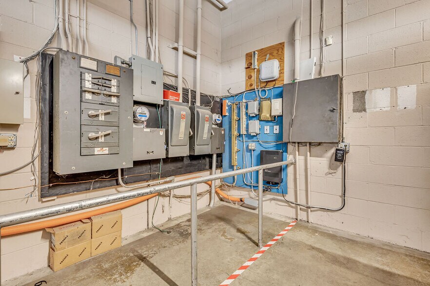 More Photos Of 620 E Weber Rd, Columbus Warehouse For Sale