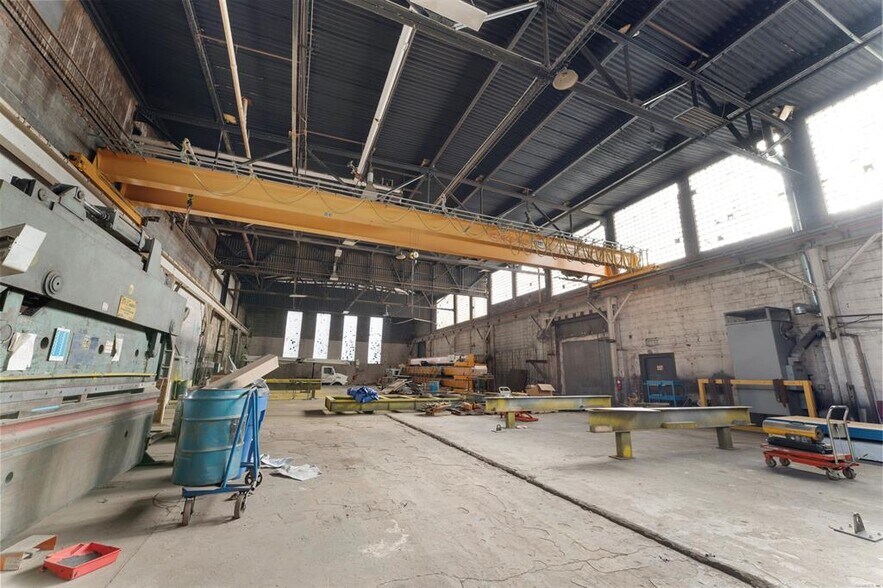 More Photos Of 30 Harris St, Putnam Warehouse For Lease