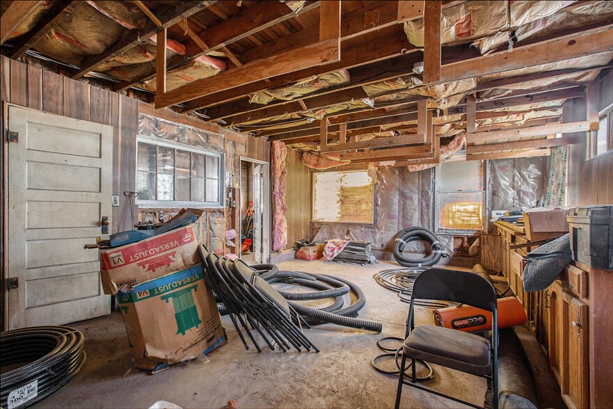 More Photos Of 13118 N Highland Cir, Littleton Warehouse For Lease