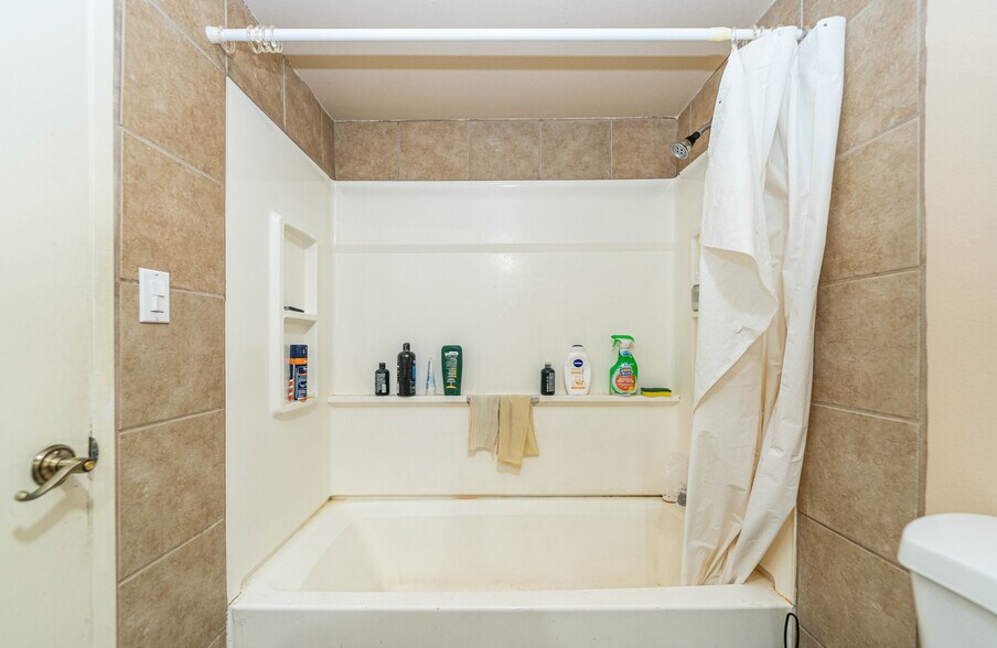 More Photos Of 1745 S Harvard Blvd, Los Angeles Apartments For Sale