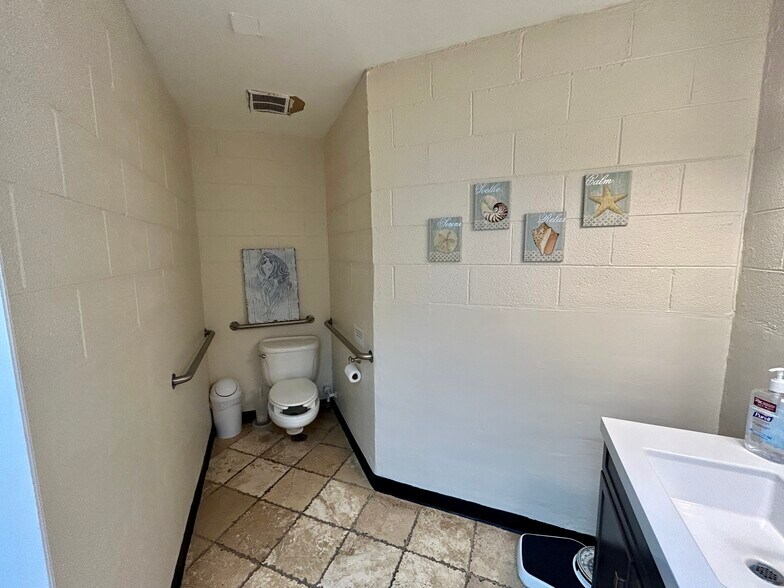 More Photos Of 1001 Atlantic Ave, Fernandina Beach Unknown For Lease