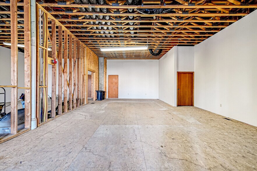 More Photos Of 418 E Coolbaugh St, Red Oak Storefront Retail Residential For Sale