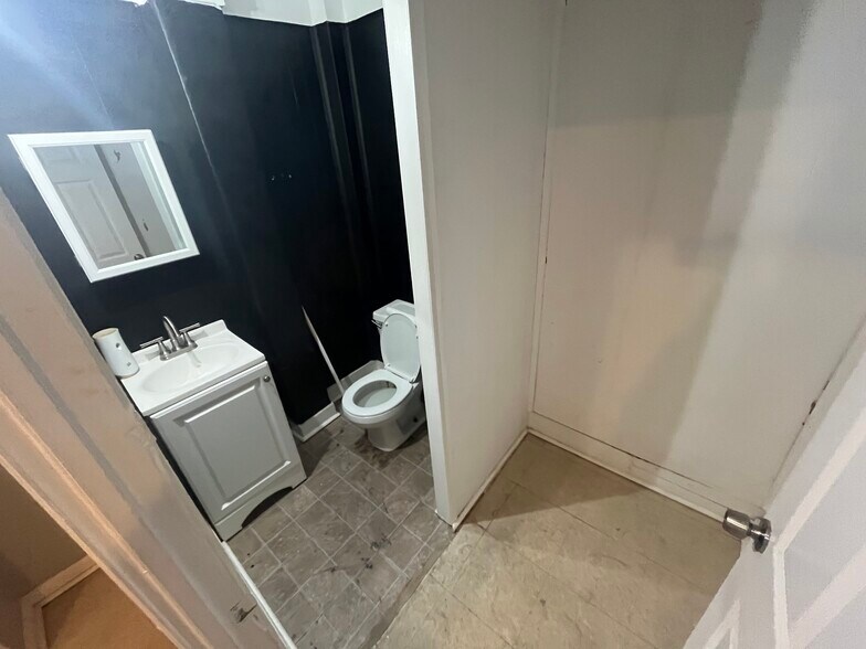 More Photos Of 6315 Westfield Ave, Pennsauken Storefront Retail Residential For Lease