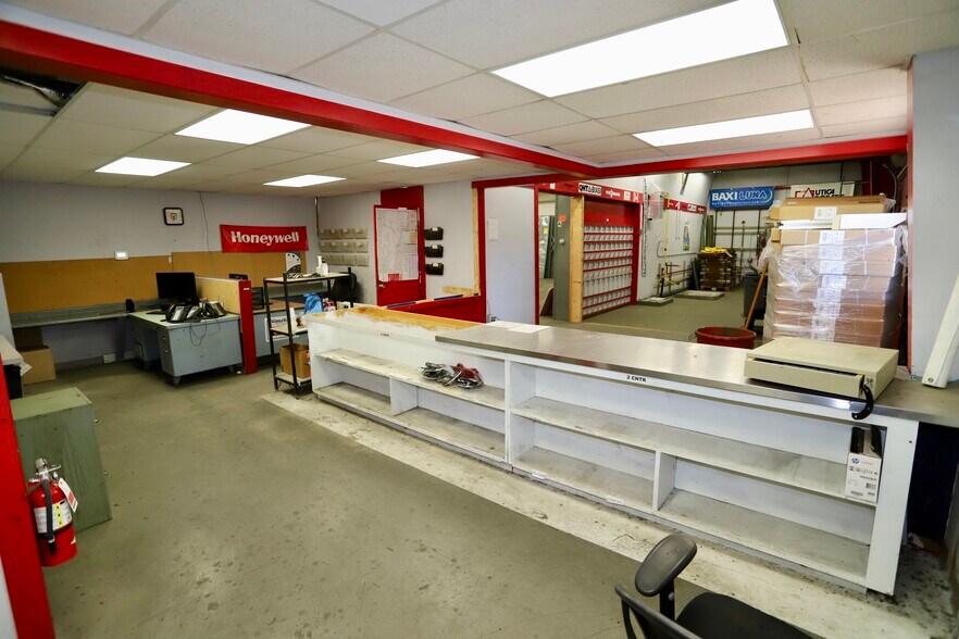More Photos Of 127 Quality Ln, Rutland Industrial For Sale