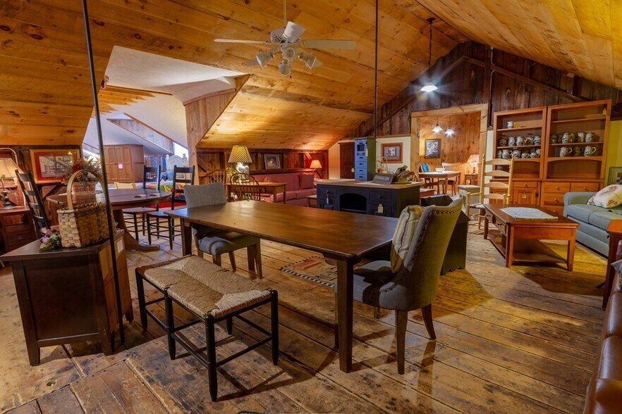 More Photos Of 18 Sargent St, Cherry Valley Flex For Sale